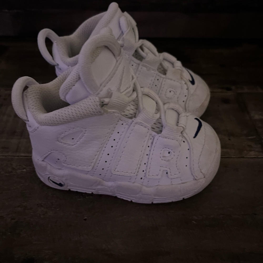 Nike Tennis Shoes